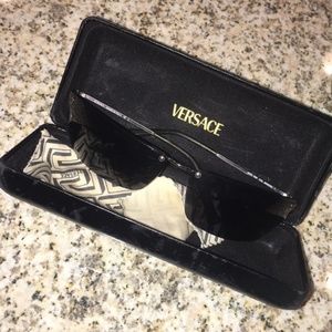 Vintage Versace Sunglasses - Black Wire With Case